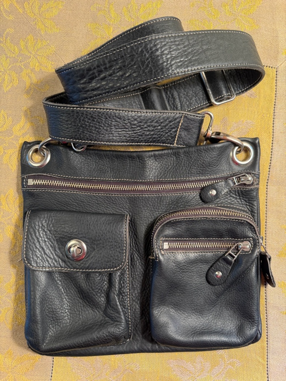 Roots Canada Village Tribe Black Pebbled Leather Crossbody Bag Purse